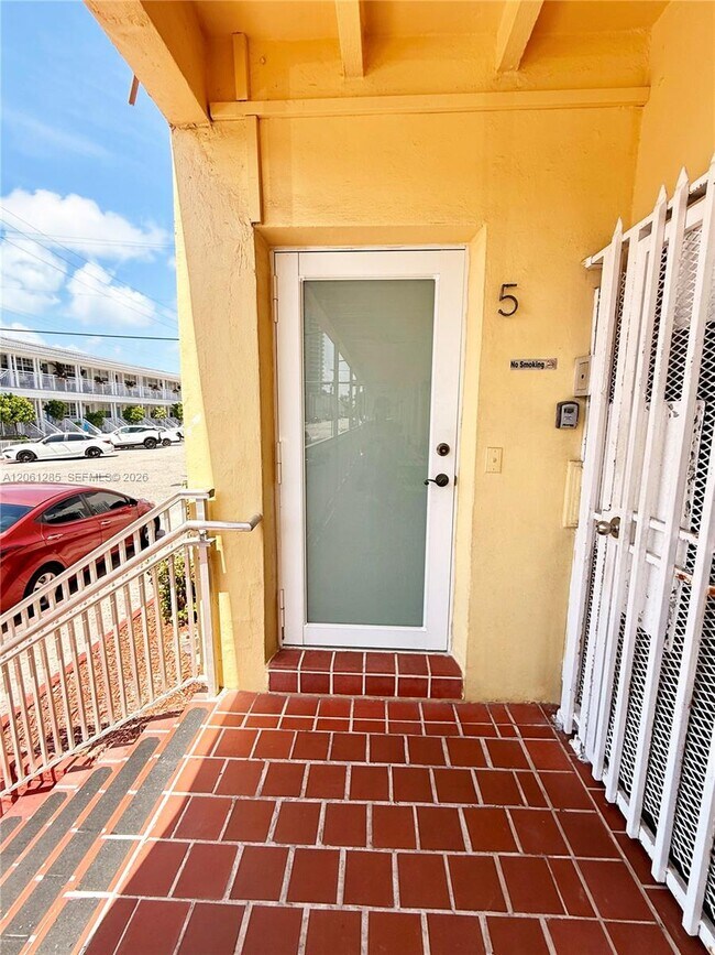 Foto del edificio - 7400 Harding Ave