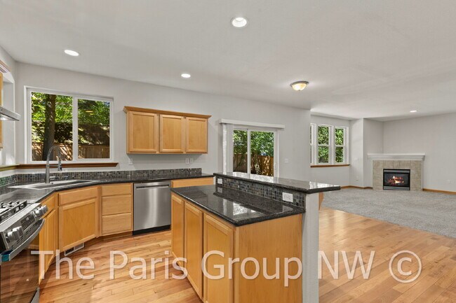 Building Photo - Beautiful Central Bothell Home. Great Floor Plan! Open Lvg Spaces, Office, Bonus Room  + XL Bedro...