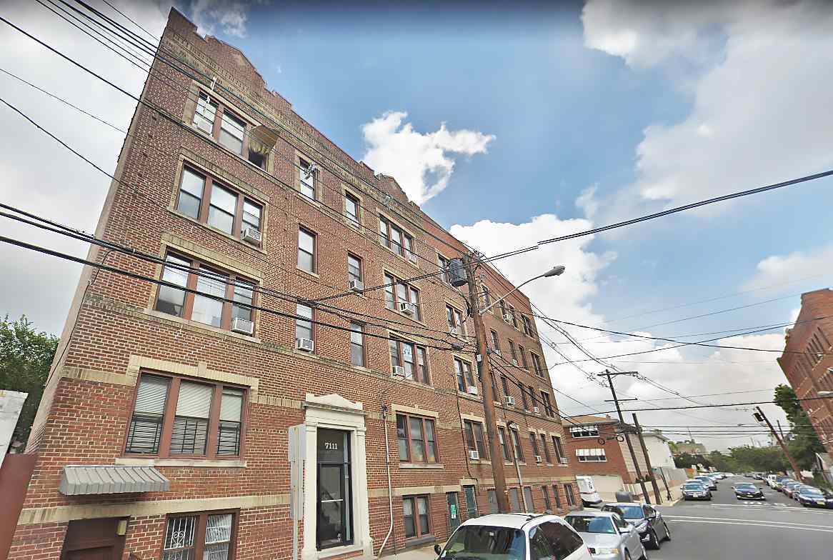 Primary Photo - 7111 Palisade Ave