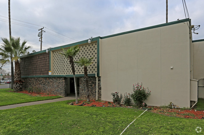 Foto del edificio - Rosewood Garden Apartments