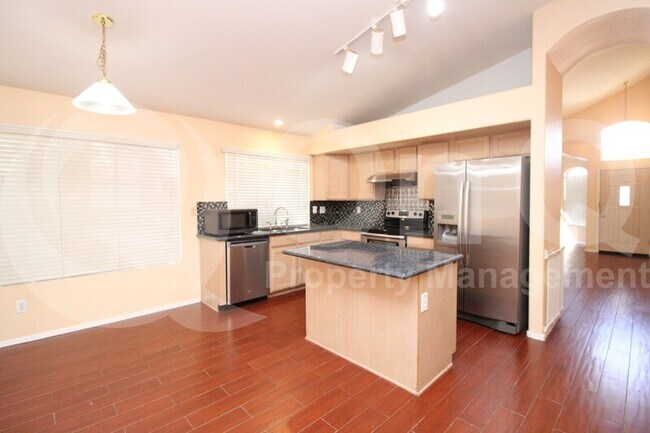 Foto del edificio - 3215 E Brookwood Ct