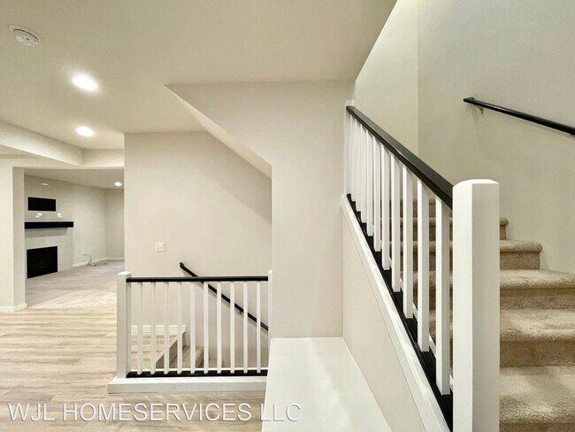 Foto del edificio - 5 br, 3.5 bath House - 14607 28th Ave W