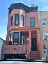 Building Photo - 732 Belmont Ave