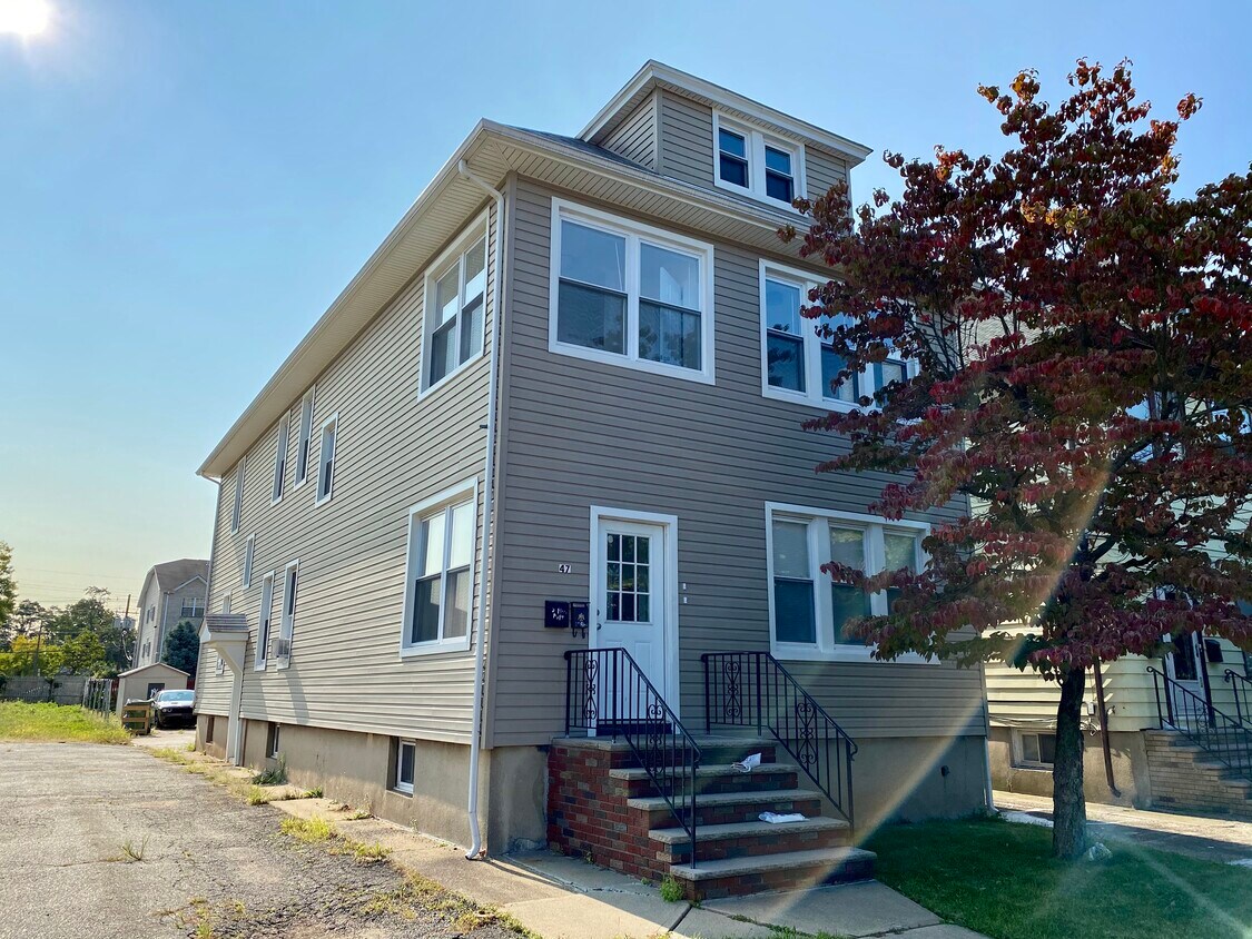 47 W Price St Unit 2nd Floor, Linden, NJ 07036 Apartments in Linden