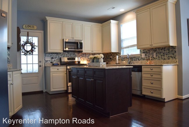 Building Photo - 5 br, 2.5 bath House - 931 Painted Lady Place
