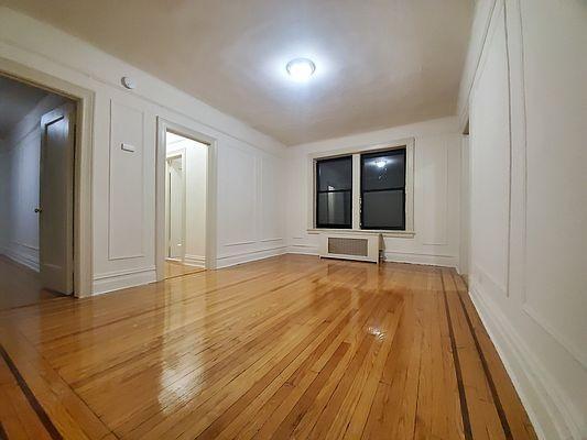 Foto del edificio - 2 bedroom in BRONX NY 10467