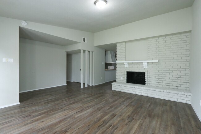 Foto del edificio - 24018 Reagon Canyon Dr