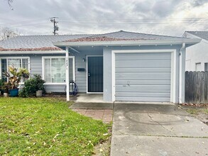 Building Photo - 1803-1805 Madrone Ave