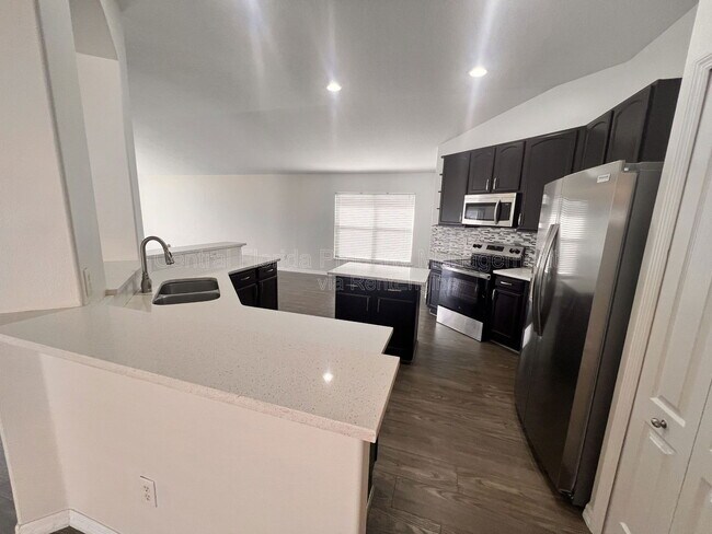 Building Photo - 3930 Lakeside Reserve Ln