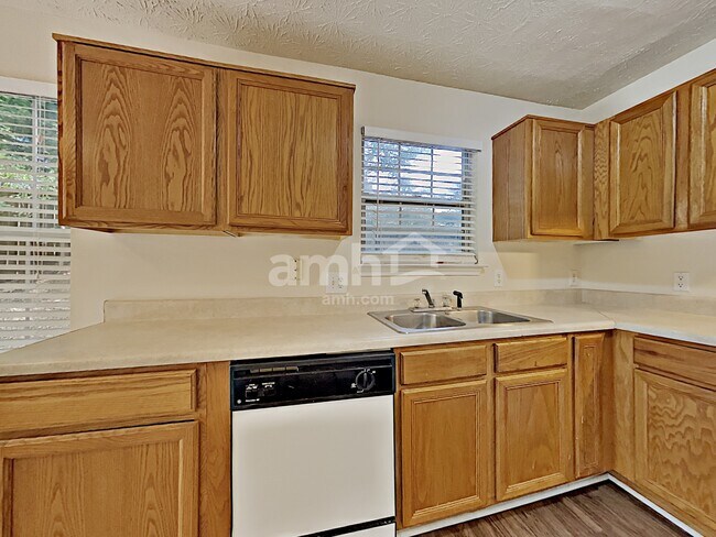 Foto del edificio - 4312 Sentinel Pl