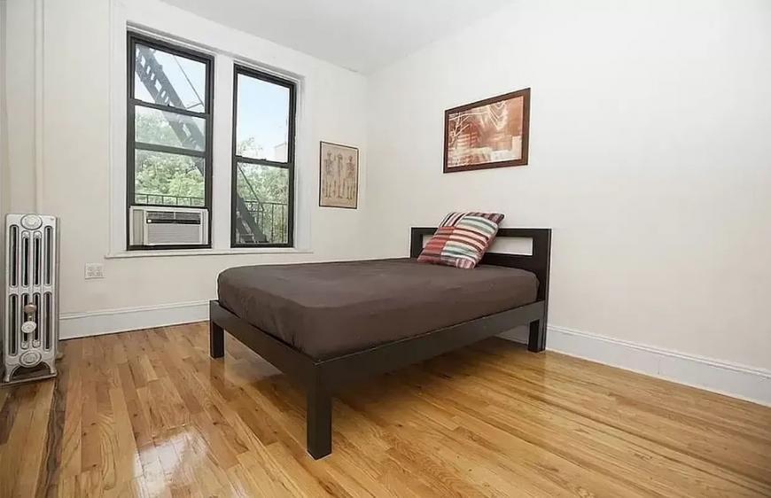 Foto principal - 3 bedroom in BROOKLYN NY 11238