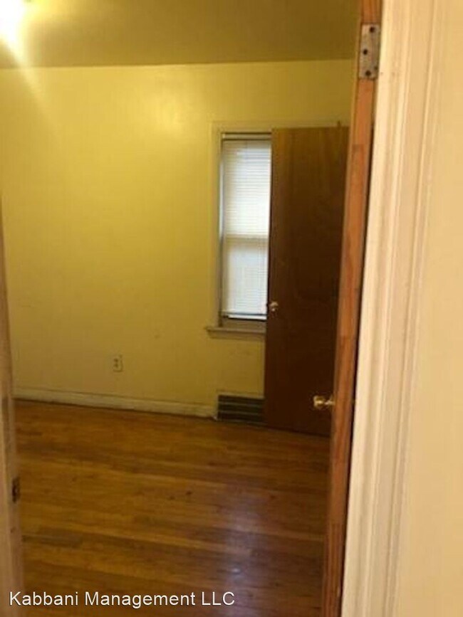 Building Photo - 2 br, 1 bath House - 12037 Plainview Avenue