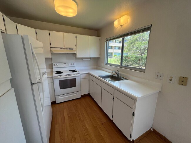 Foto del edificio - $2200, 2BR/1BA/2PKG Mililani (Mililani Parkway) - Great Location - townhome with A/C