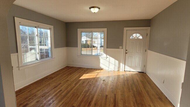 Building Photo - 3339 Cheyenne Ave