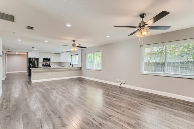 Building Photo - 448 Mapleway, Safety Harbor, FL, 34695