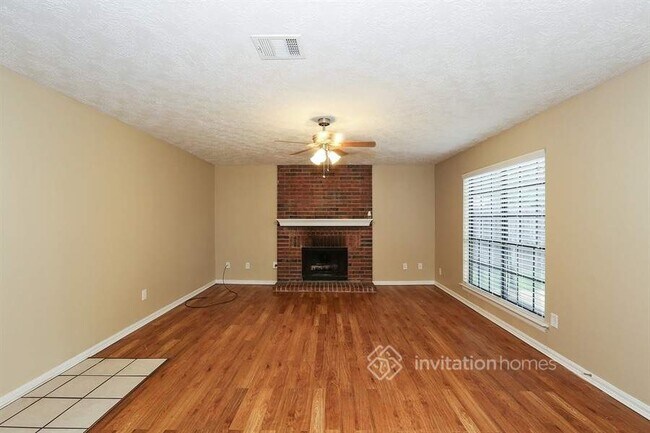 Foto del edificio - 15115 Woodhorn Dr