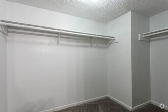 1 BR, 1 BA - 630 SF - Brays Villas