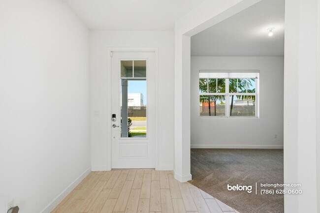 Building Photo - 14114 SW Surina St