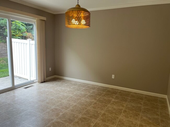 Building Photo - Beautiful 3-Bedroom Home in Penn Manor Sch...