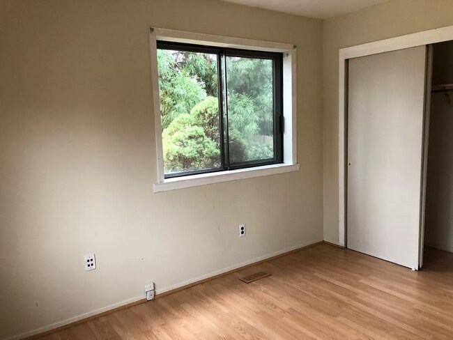 Rear Bedroom - 120 W Wayne Ter