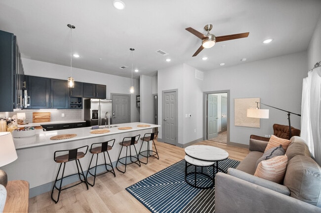 Interior Photo - The Gibson