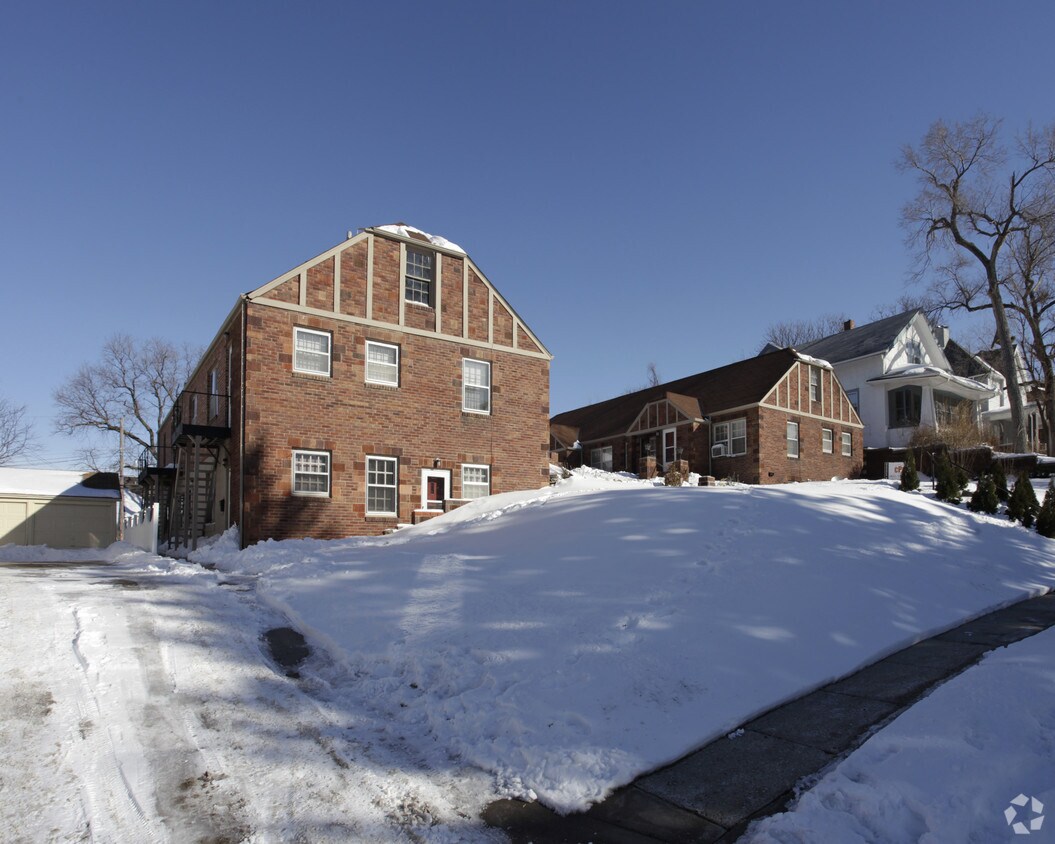 Foto del edificio - 4178 Cass St