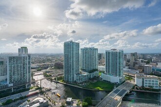 Building Photo - 68 SE 6th St