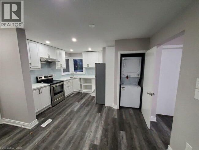 Building Photo - 15 Camille Ct