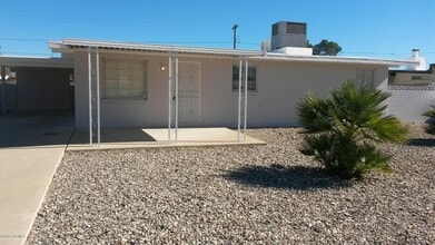 Building Photo - 901 S Eli Dr
