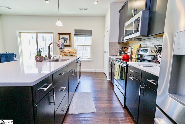 Foto del edificio - 34 Itasca Dr