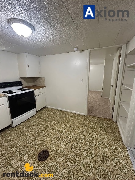 Building Photo - 1351 1/2 E Fremont-