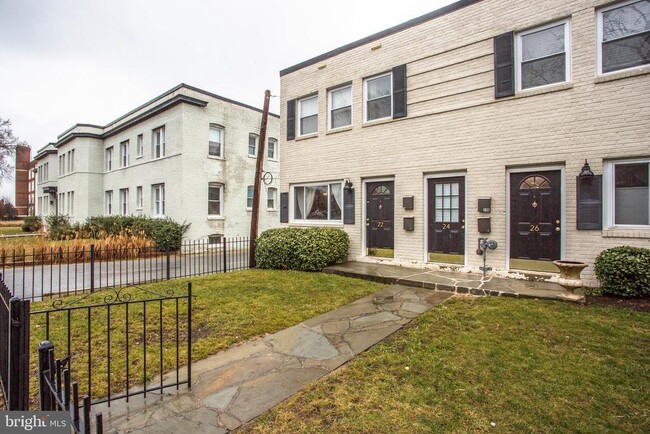 Building Photo - 22 17th St SE