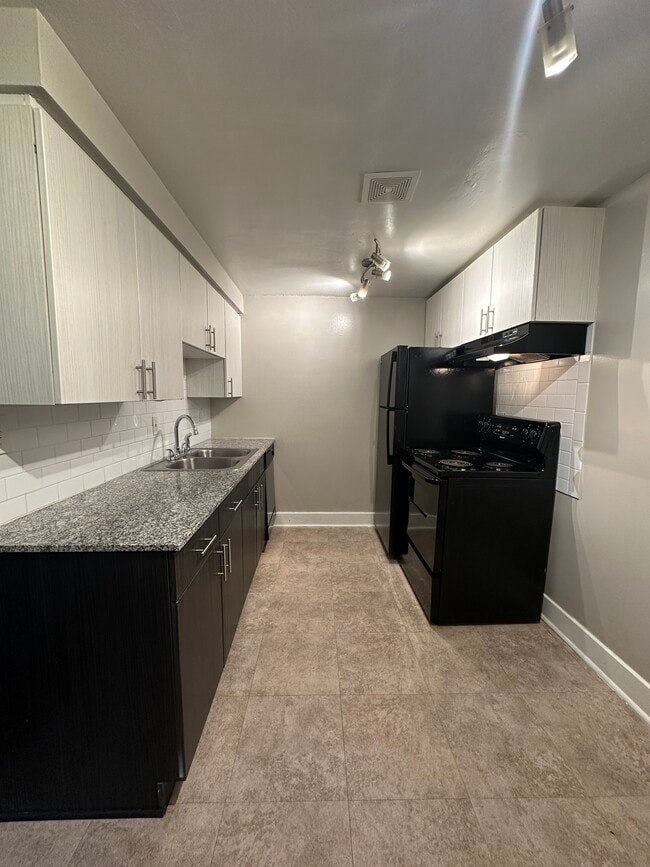 Building Photo - Flats at DeBoer Park