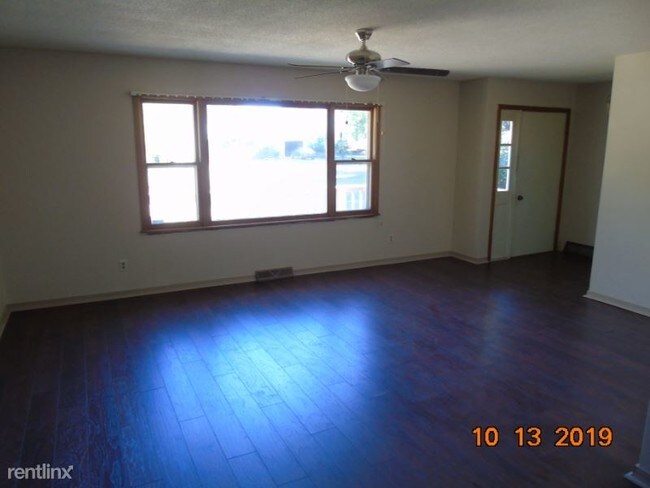 Building Photo - 3 br, 2 bath House - 221 South Bridge