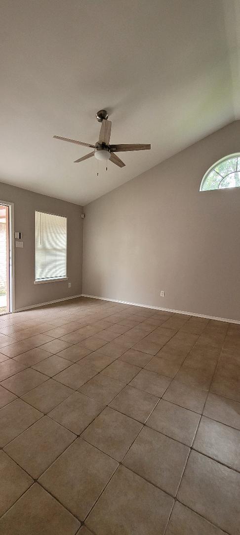 Building Photo - 624 DFW Dr