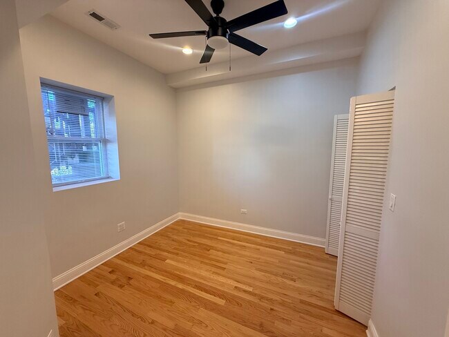 Foto del edificio - 1334 N Ridgeway Ave