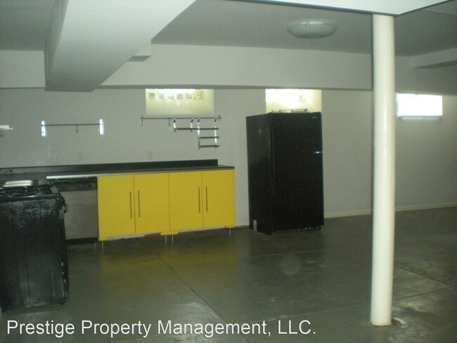 Building Photo - 274 Senator PL