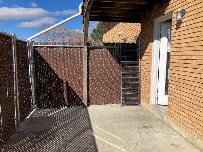 Building Photo - 130 N 200 W
