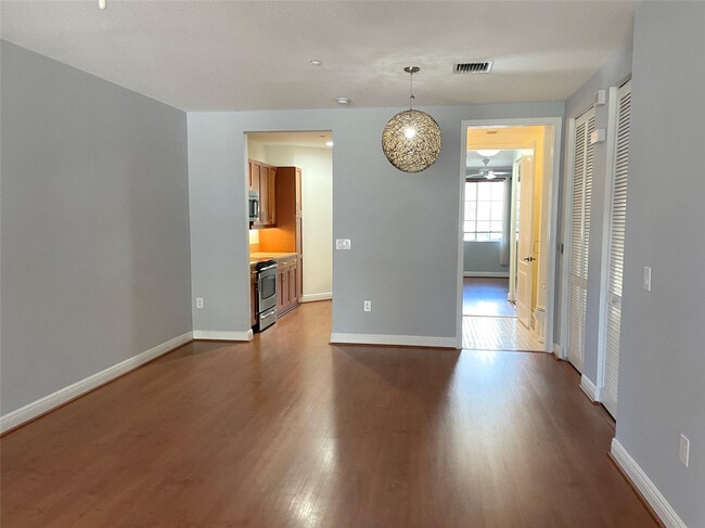 Building Photo - 415 Olssen Ave