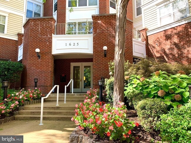 Photo - 1625 International Dr Apartment