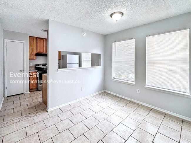 Building Photo - 6319 Glenhagen Dr