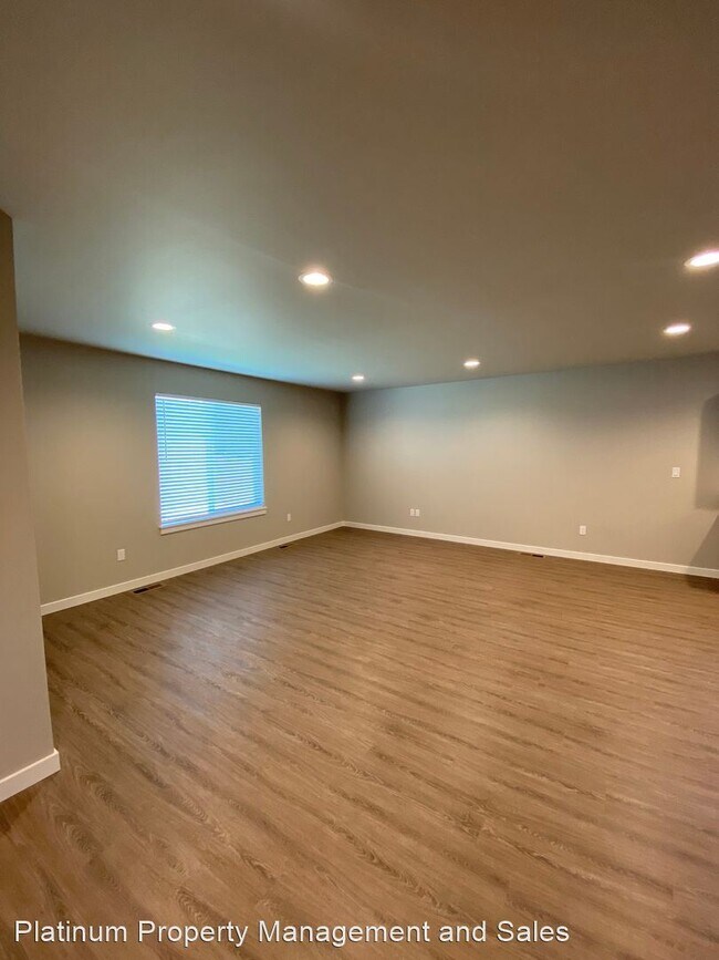 Building Photo - 3 br, 2 bath House - 2366 SE Marlette Rd