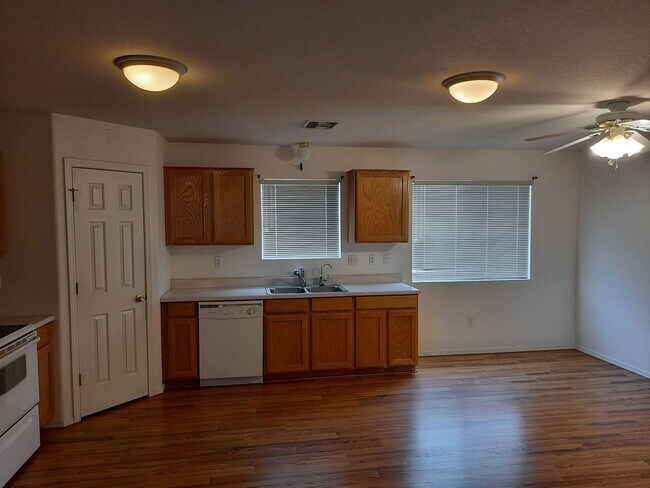 Foto del edificio - 3 Bedroom House in Bullhead City