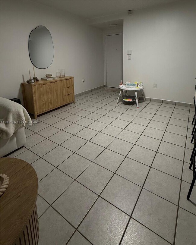 Foto del edificio - 9437 Fontainebleau Blvd