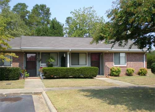 Primary Photo - Twin Oaks Apartments