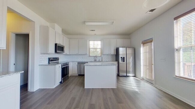 Building Photo - 1530 Big Leaf Dr