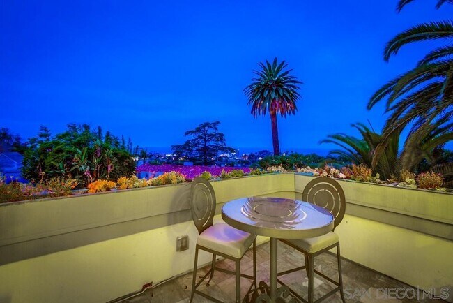 Foto del edificio - 7651 Country Club Dr