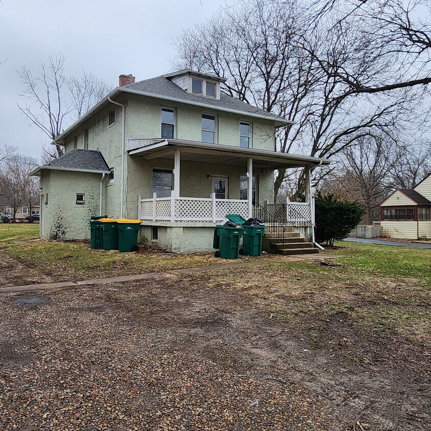 6103 Cleveland St, Merrillville, IN 46410 House Rental in