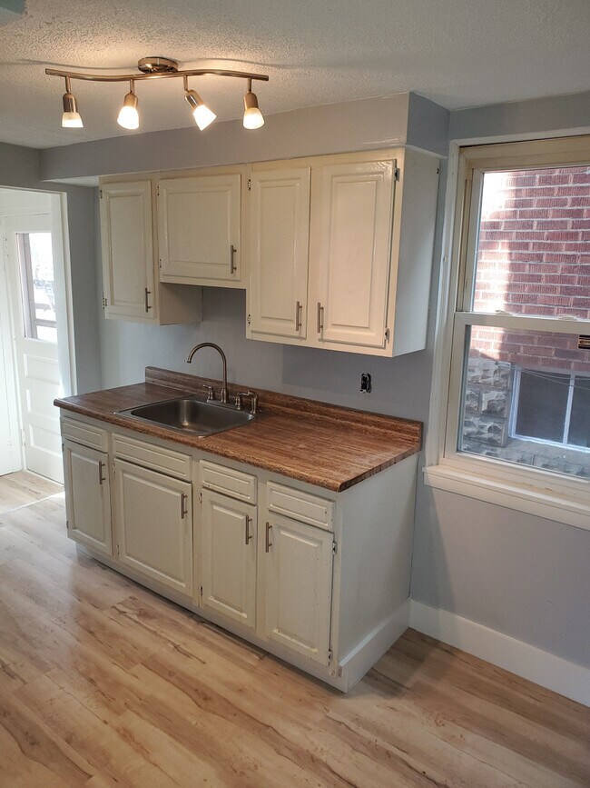 Building Photo - Berkshire