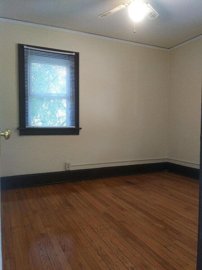 Building Photo - 2312 Hecker Ave